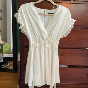 White short-sleeved Zara dress